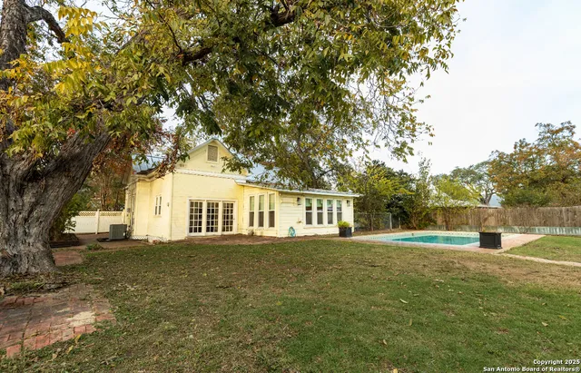 $358,000 | 805 20th Street, Hondo, TX 78861