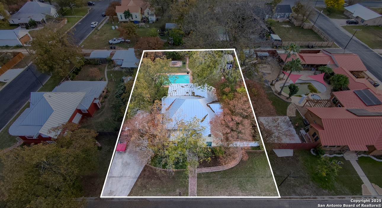 805 20th Street Hondo, TX 78861 - Photo 28 of 30 an aerial view of a house