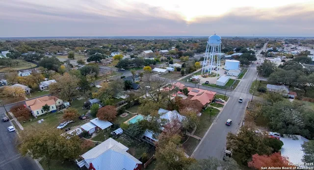 $358,000 | 805 20th Street, Hondo, TX 78861