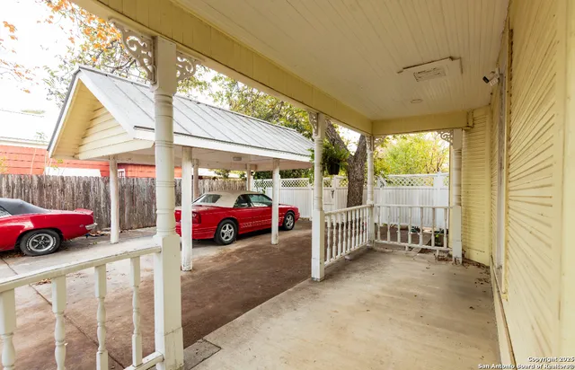 $358,000 | 805 20th Street, Hondo, TX 78861