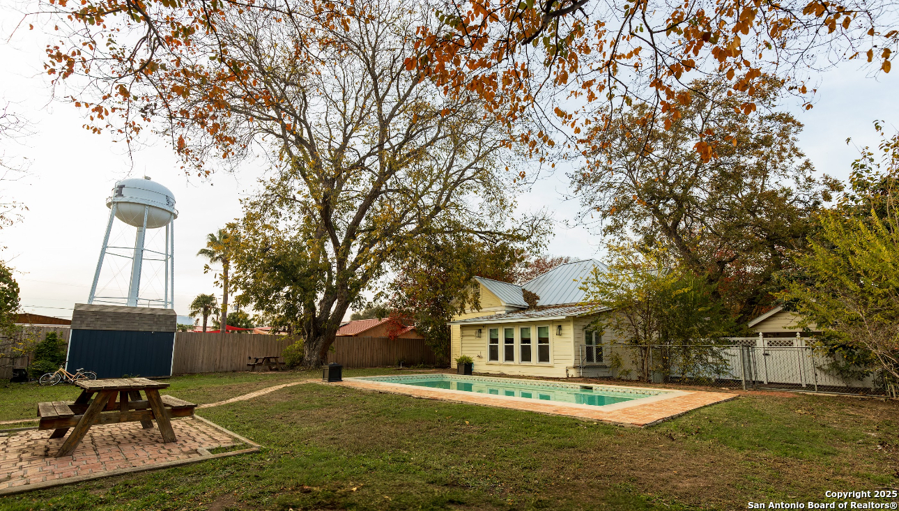 805 20th Street Hondo, TX 78861 - Photo 7 of 30 a view of house with outdoor space and sitting space