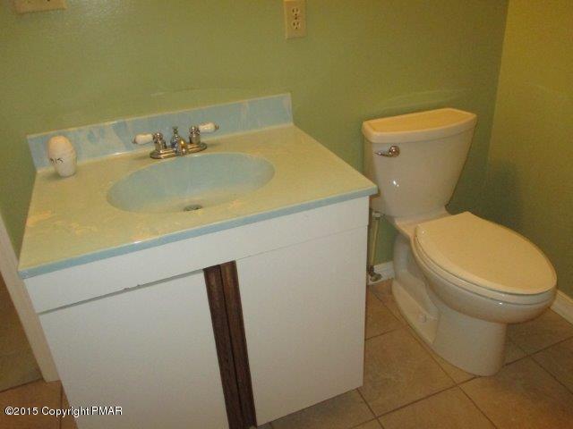 718 Edgewood Road Tobyhanna, PA 18466 - Photo 8 of 13 FIRST FLOOR BATH