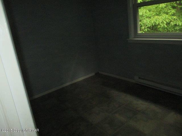 718 Edgewood Road Tobyhanna, PA 18466 - Photo 10 of 13 BEEDROOM 3