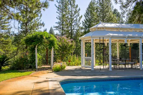 $724,000 | 13871 Greenhaven Lane, Grass Valley, CA 95945