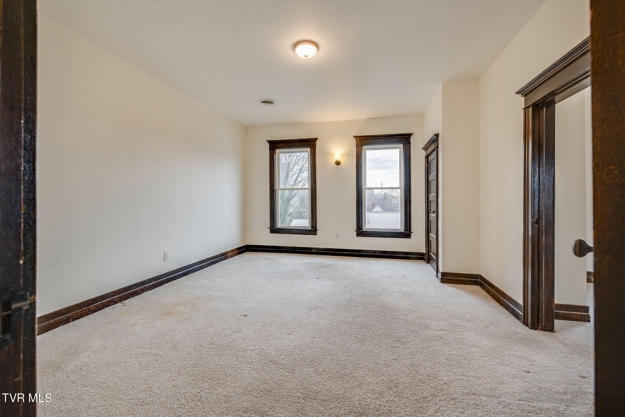 601 6th Street Bristol, TN 37620 - Photo 36 of 40 036