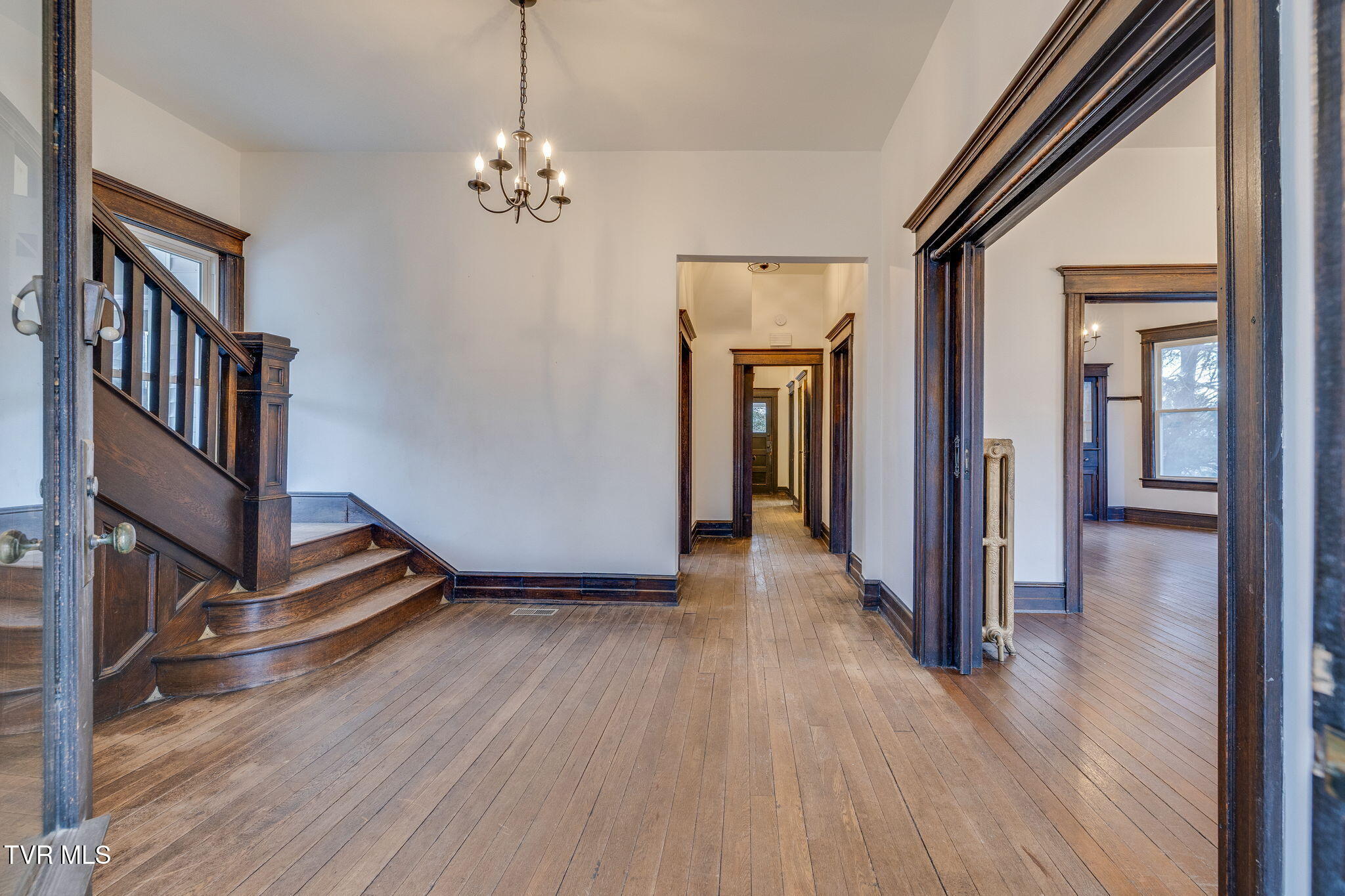 601 6th Street Bristol, TN 37620 - Photo 5 of 40 005