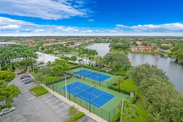 $1,140,000 | 8467 Northwest 110th Place, Doral, FL 33178