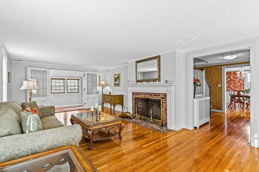 6 Marmion Road Melrose, MA 02176 - Photo 3 of 34 Gallery Image 3