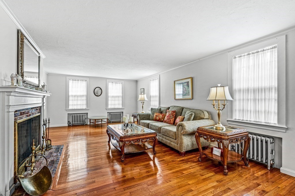 6 Marmion Road Melrose, MA 02176 - Photo 4 of 34 Gallery Image 4