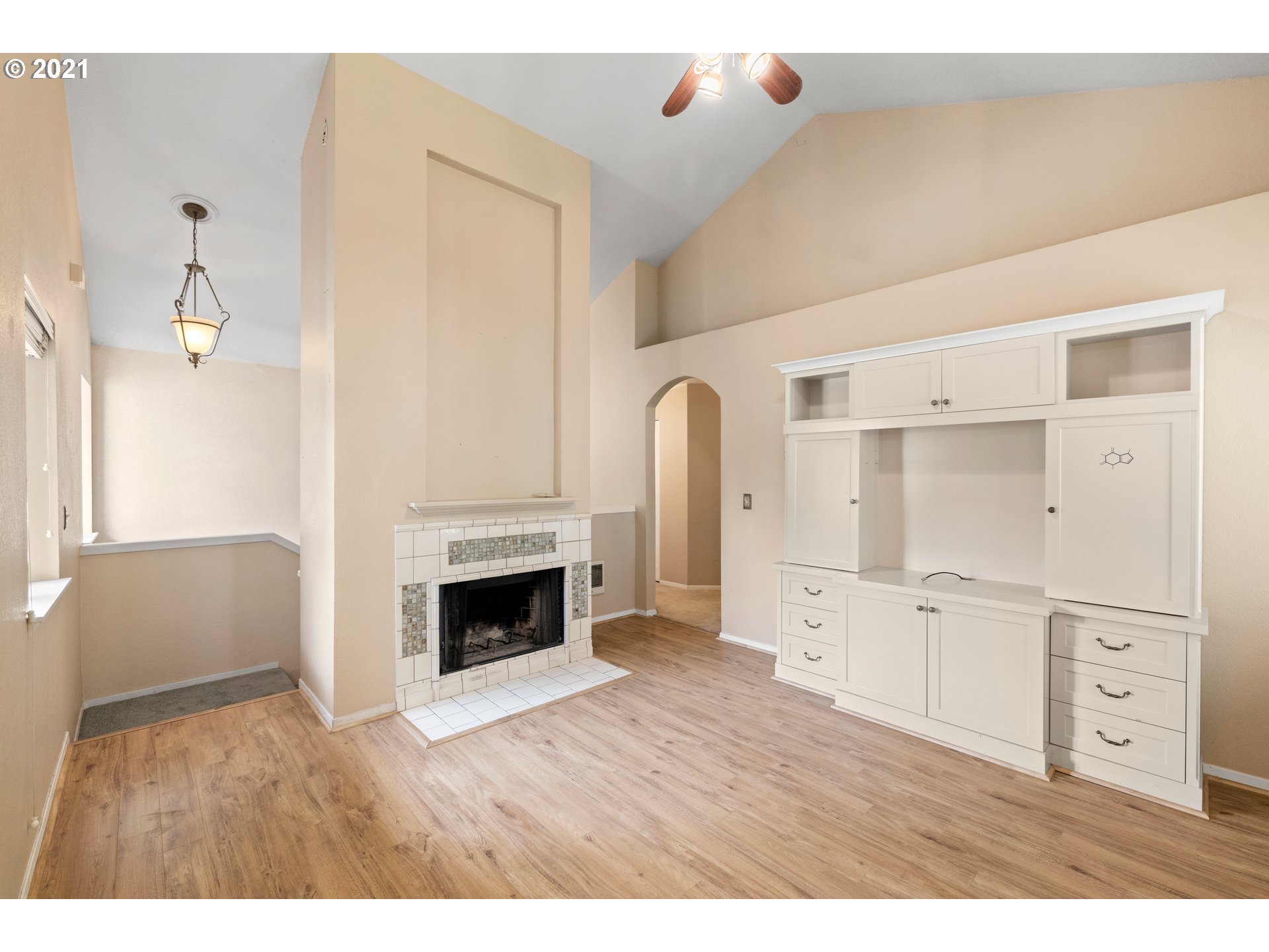5225 Jean Road, Unit 203 Lake Oswego, OR 97035 - Photo 2 of 20 Gallery Image 2