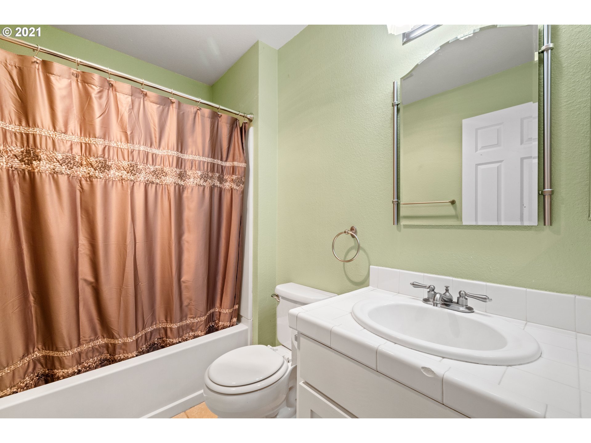 5225 Jean Road, Unit 203 Lake Oswego, OR 97035 - Photo 11 of 20 Gallery Image 11