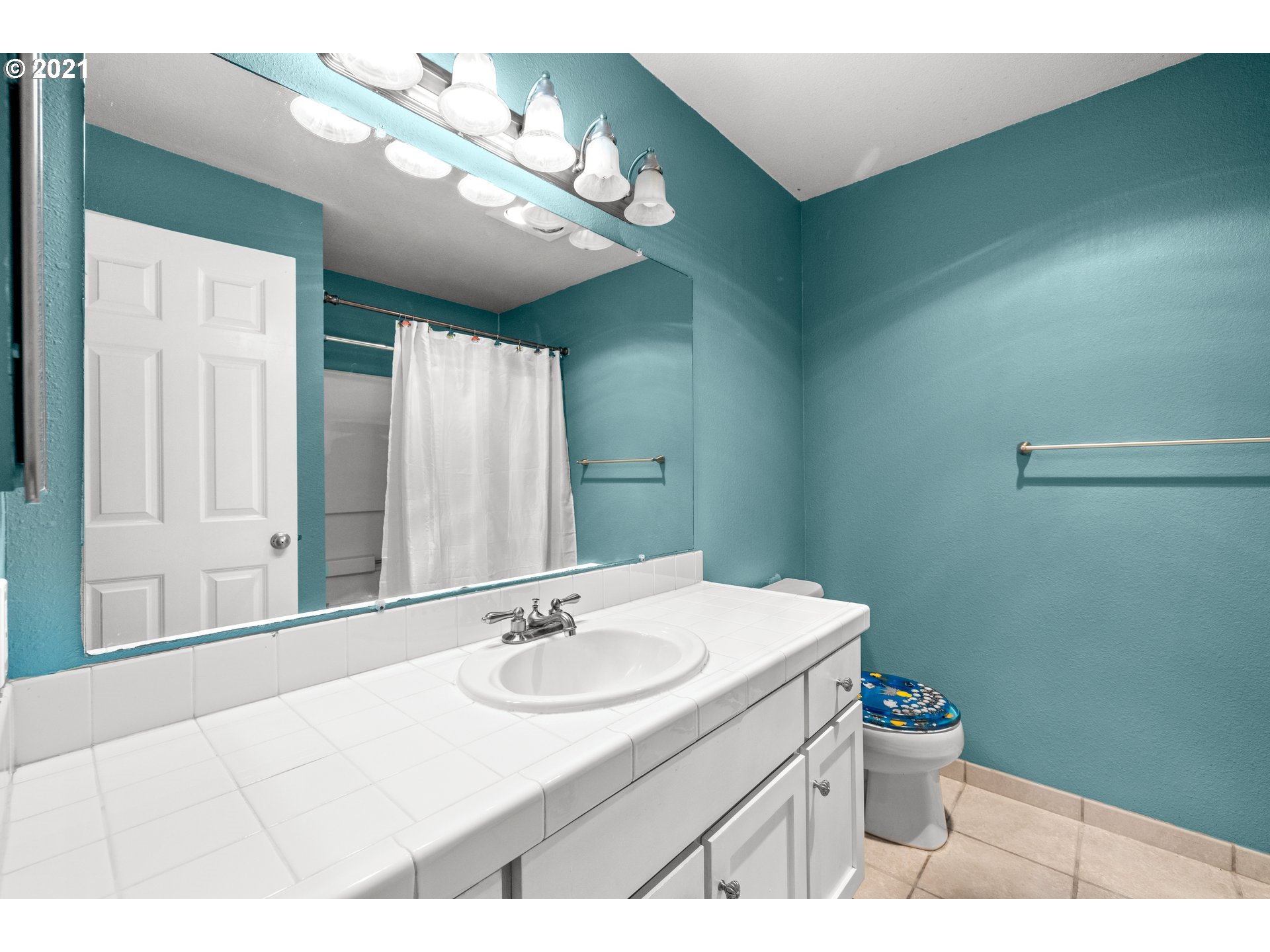 5225 Jean Road, Unit 203 Lake Oswego, OR 97035 - Photo 14 of 20 Gallery Image 14