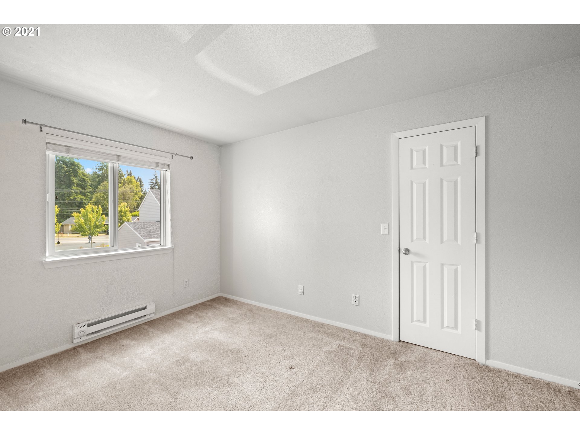 5225 Jean Road, Unit 203 Lake Oswego, OR 97035 - Photo 16 of 20 Gallery Image 16