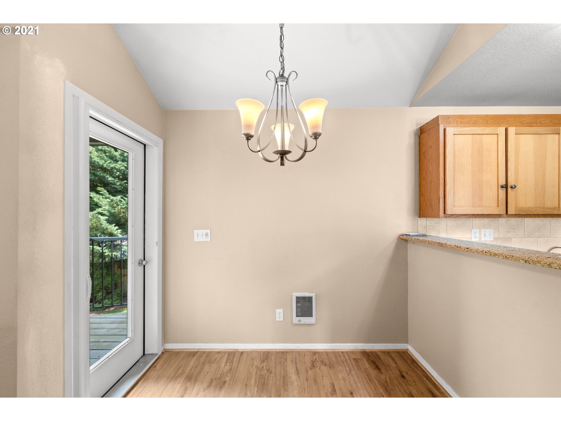 5225 Jean Road, Unit 203 Lake Oswego, OR 97035 - Photo 4 of 20 Gallery Image 4