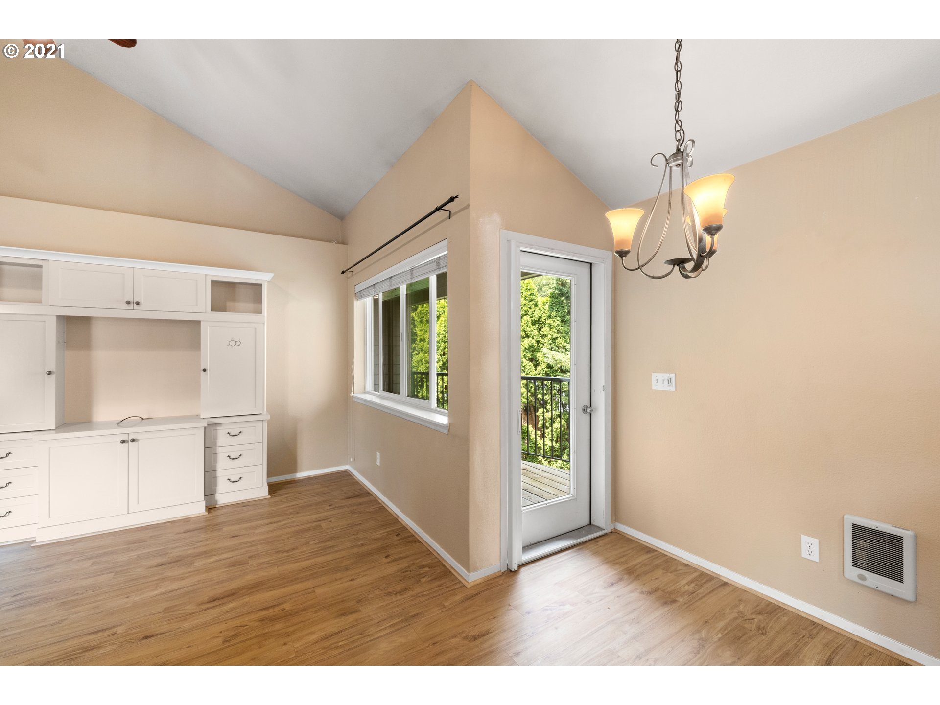 5225 Jean Road, Unit 203 Lake Oswego, OR 97035 - Photo 5 of 20 Gallery Image 5