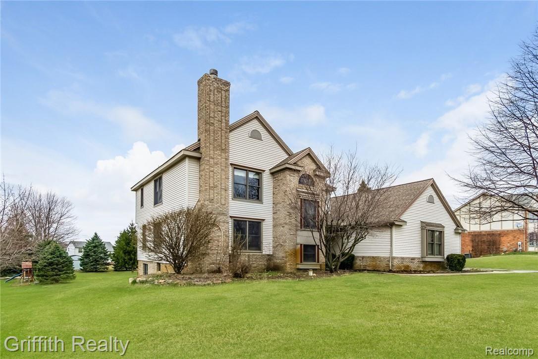 1955 Clover Ridge Drive Howell, MI 48843 - Photo 1 of 28 000-photo-front-view-6941593.jpg