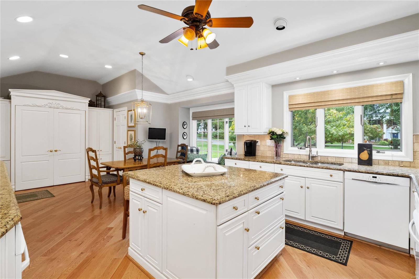 2466 White Stable Road St. Louis, MO 63141 - Photo 11 of 43 Gallery Image 11