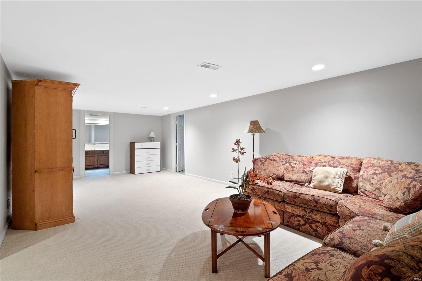 2466 White Stable Road St. Louis, MO 63141 - Photo 35 of 43 Gallery Image 35