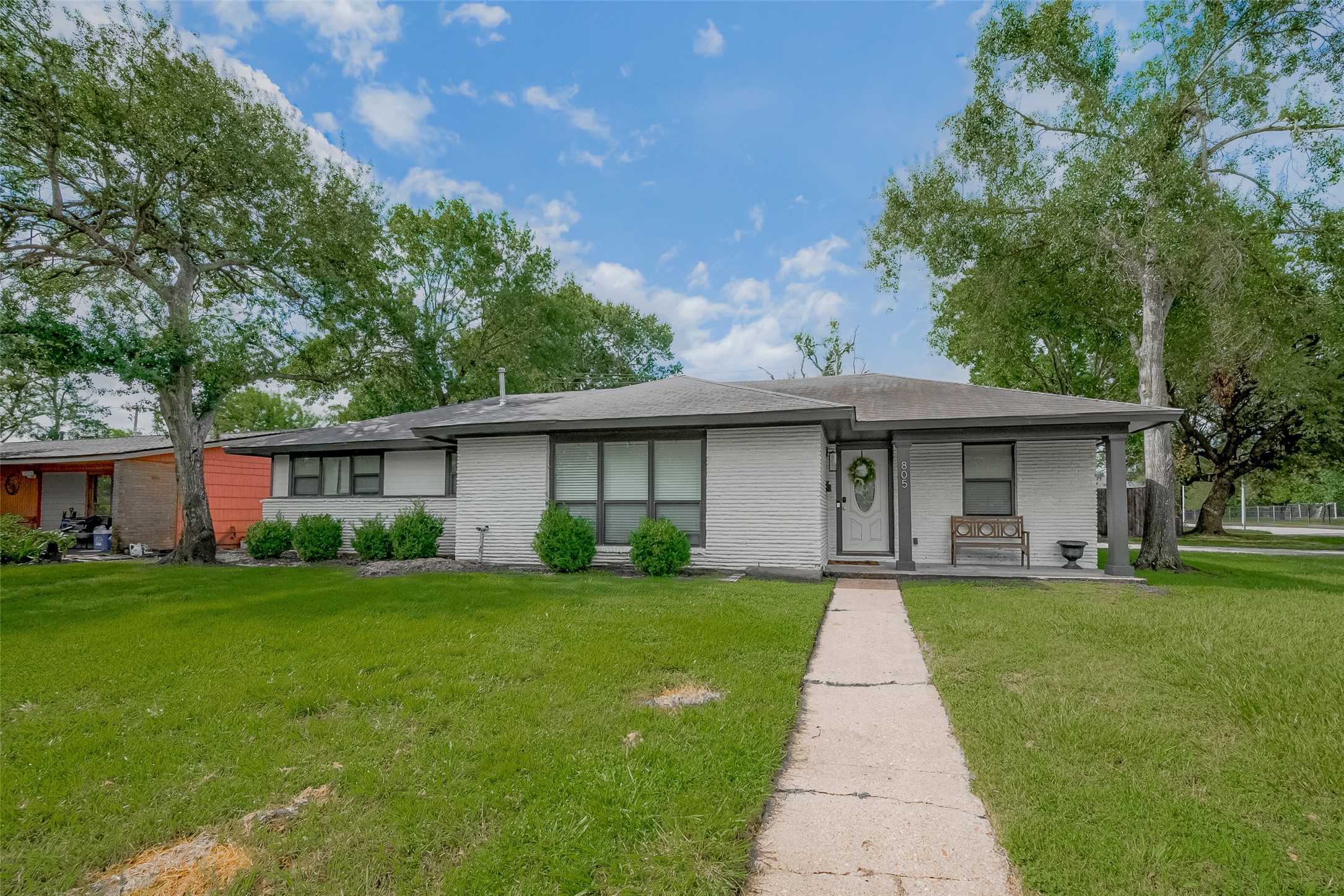 8057 Ridgeview Drive Houston, TX 77055 - Photo 3 of 40