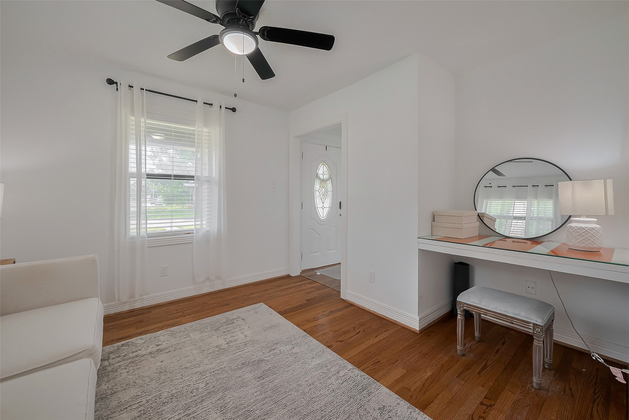 8057 Ridgeview Drive Houston, TX 77055 - Photo 6 of 40