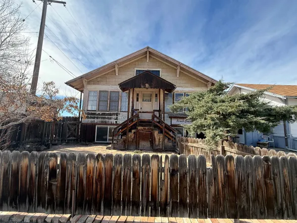 $225,000 | 210 South 4th Street, Thermopolis, WY 82443