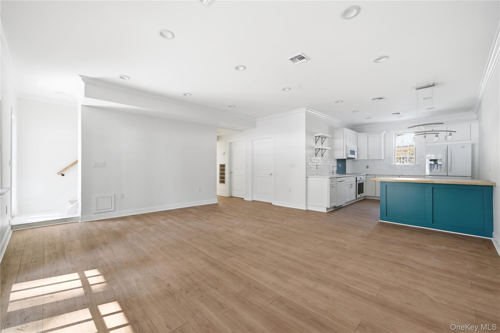 75 Centerport Road Greenlawn, NY 11740 - Photo 41 of 47