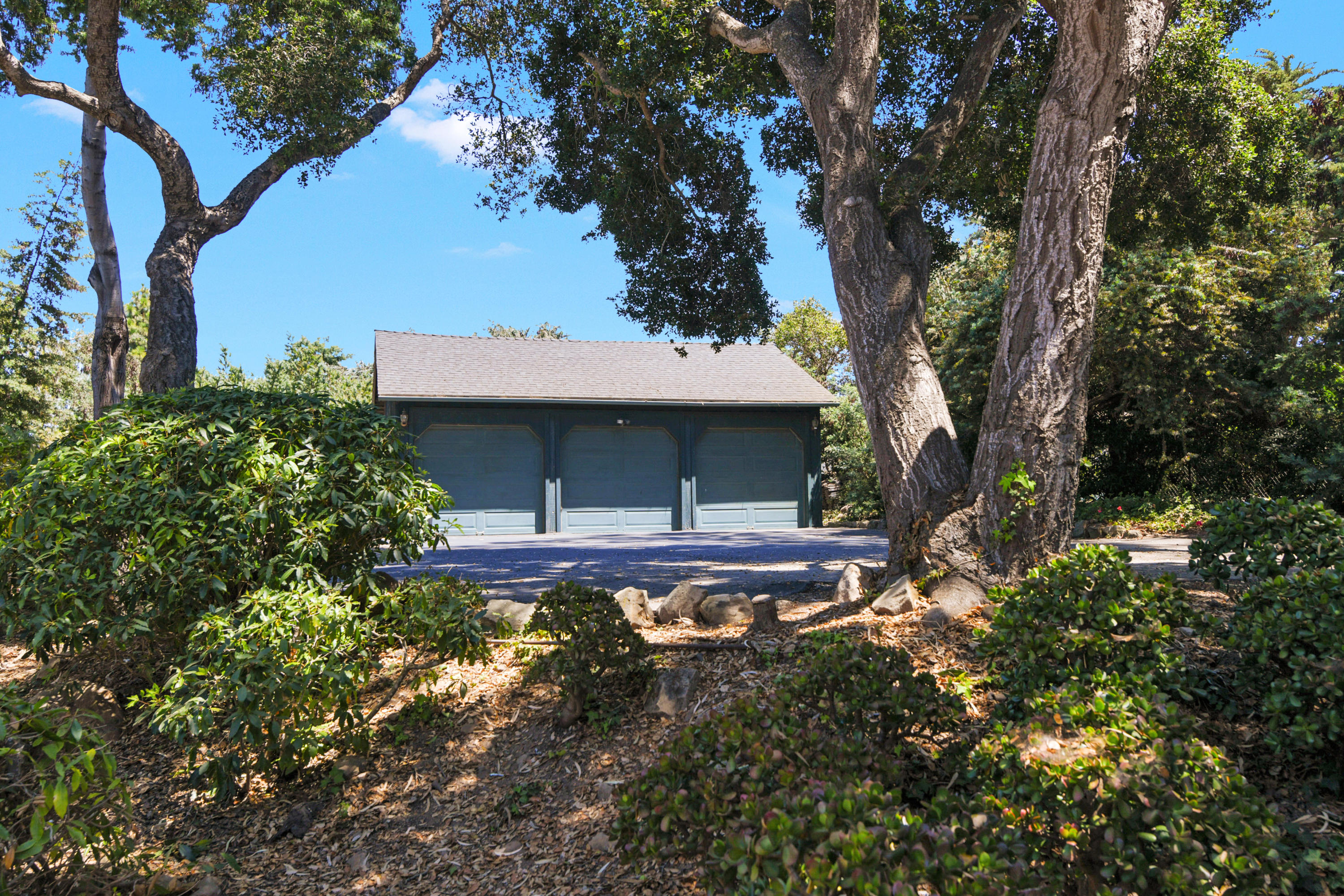 220 Rametto Road Santa Barbara, CA 93108 - Photo 21 of 25 Separate 3 car garage