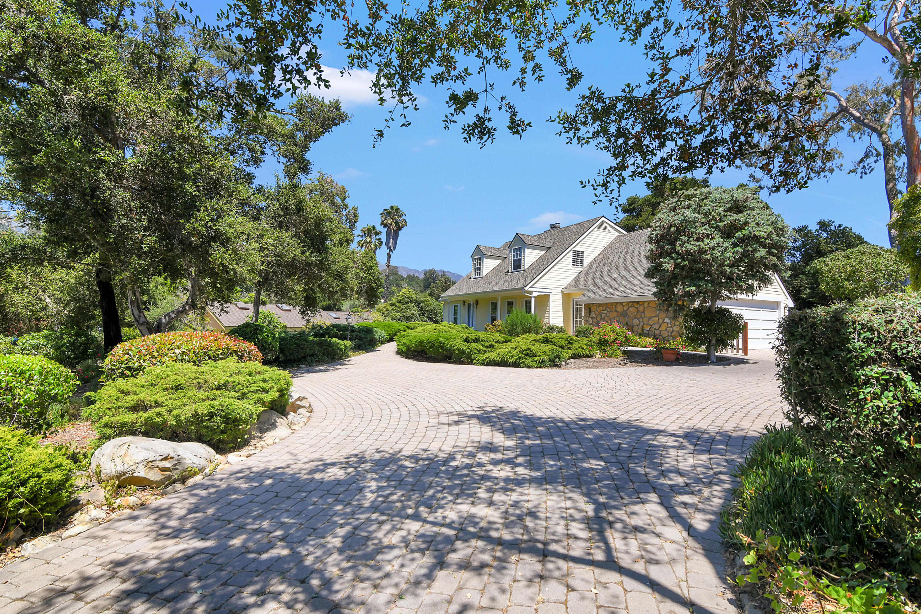 220 Rametto Road Santa Barbara, CA 93108 - Photo 23 of 25 Paver driveway