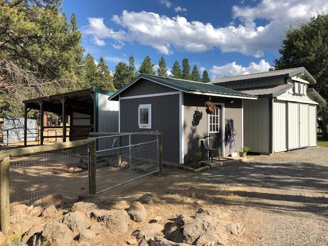 21385 Back Alley Road Bend, OR 97702 - Photo 3 of 23 IMG_0909