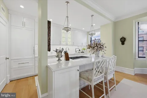 $619,999 | 250 South 13th Street, Unit 8D, Philadelphia, PA 19107