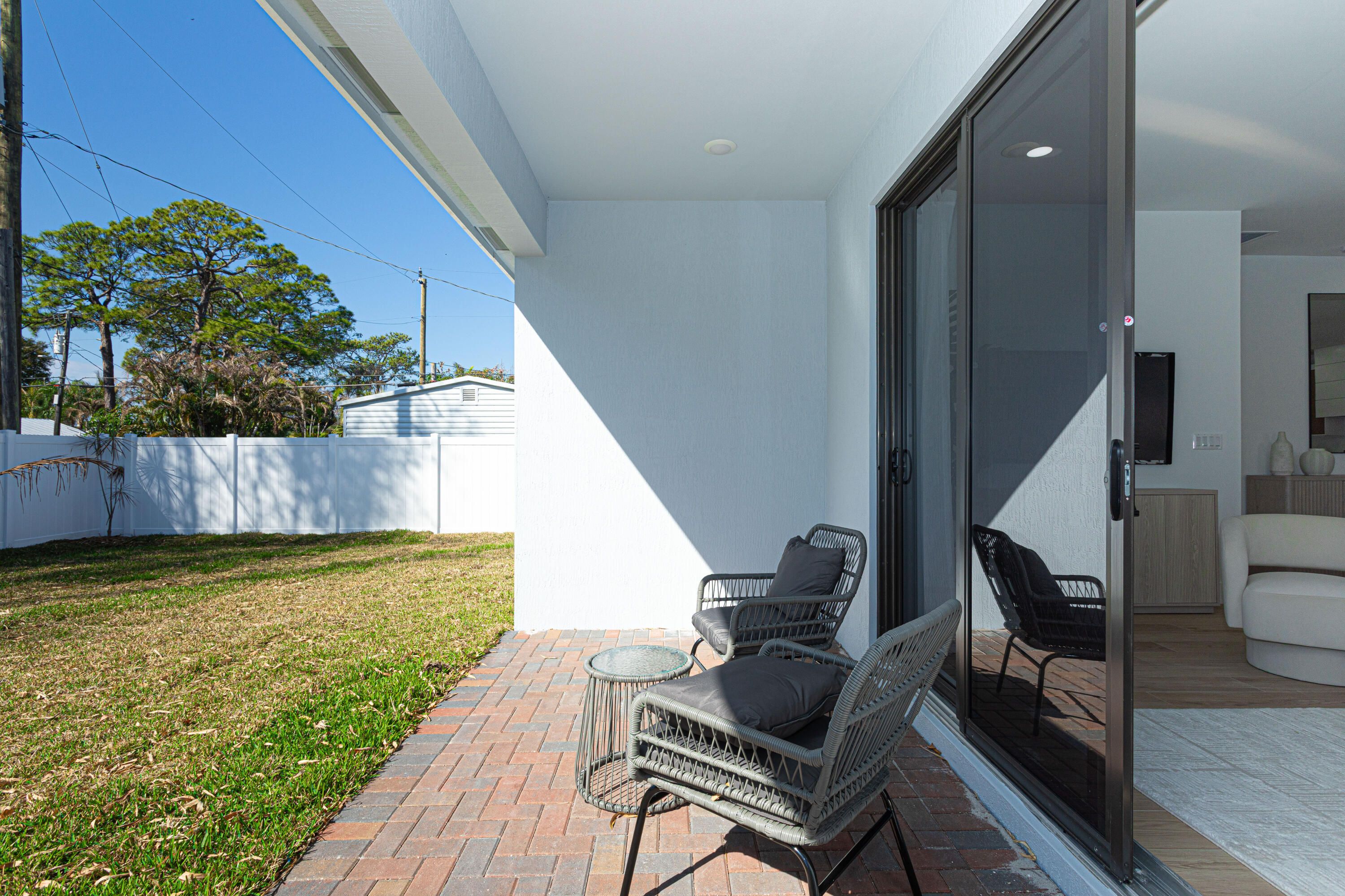 314 4th Street Jupiter, FL 33458 - Photo 9 of 55 a view of sitting area in balcony