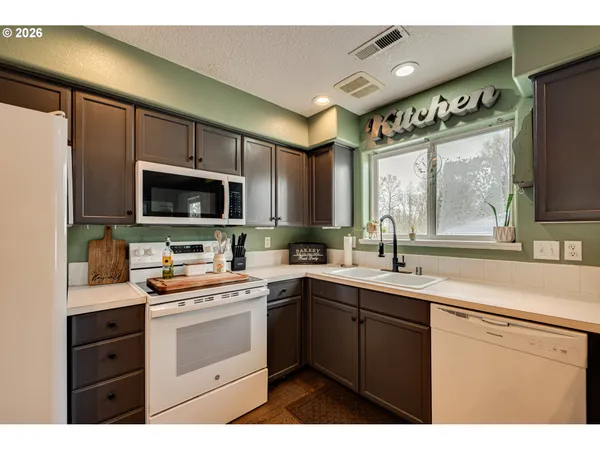 $374,900 | 75 River Rock Lane, Unit F, Woodland, WA 98674