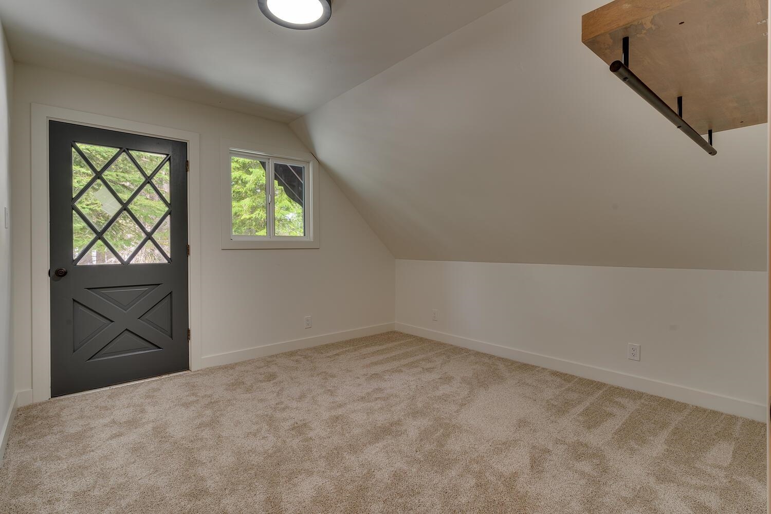 10467 Washoe Road Truckee, CA 96161 - Photo 8 of 18 Gallery Image 8