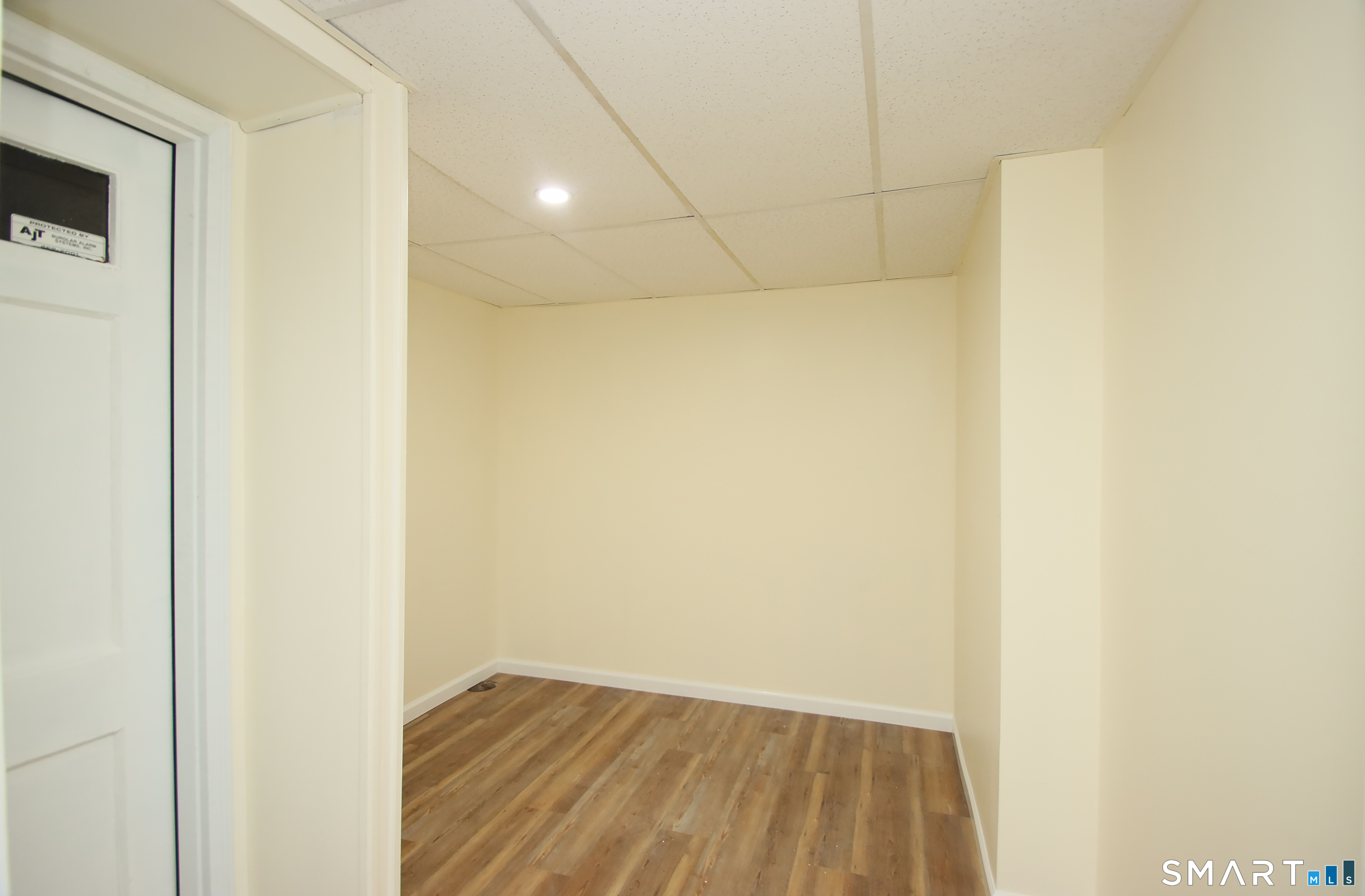 154 Hesse Road Hamden, CT 06517 - Photo 31 of 35