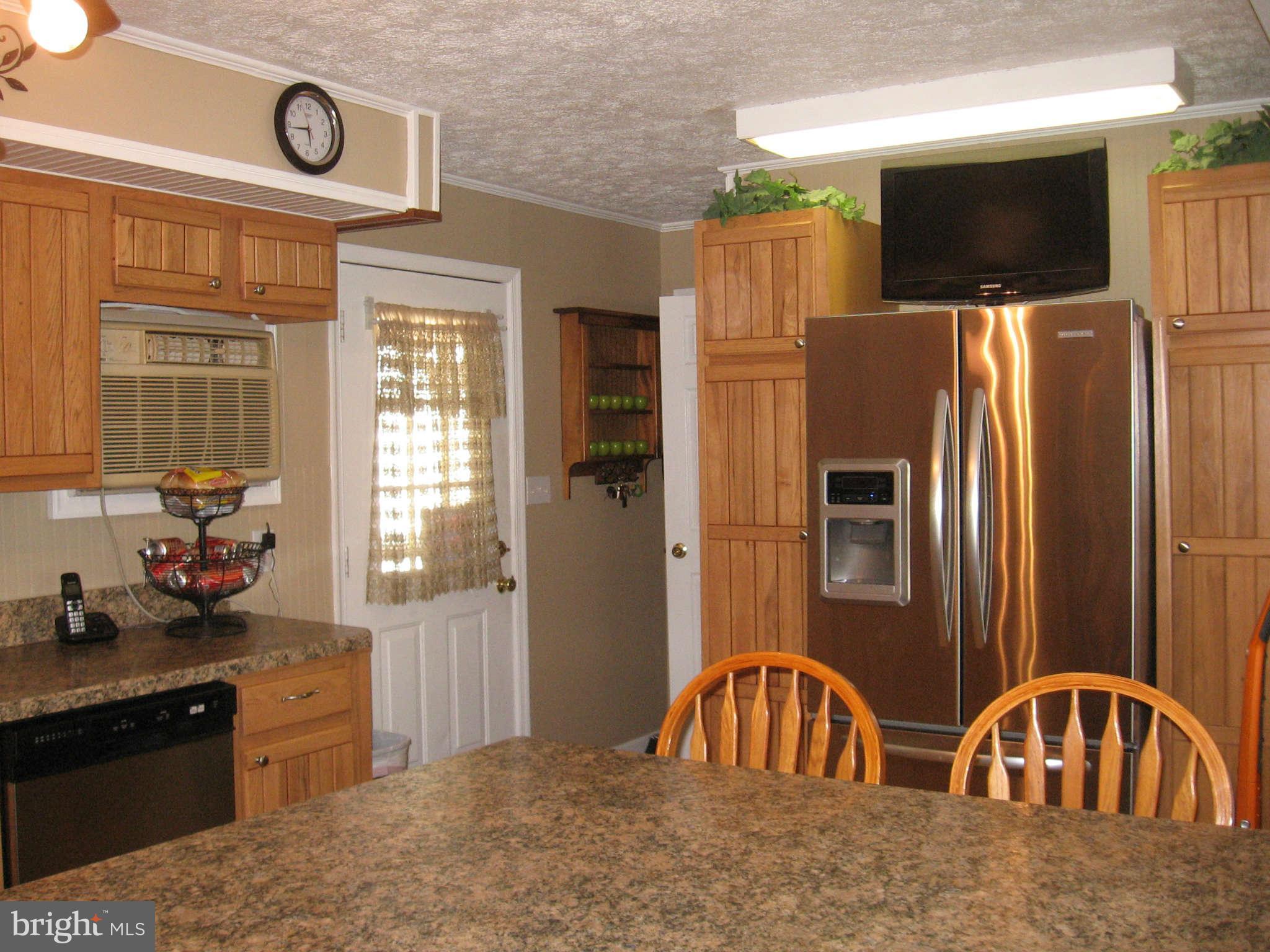 1860 Highland Ridge Road Berkeley Springs, WV 25411 - Photo 18 of 30 Kitchen