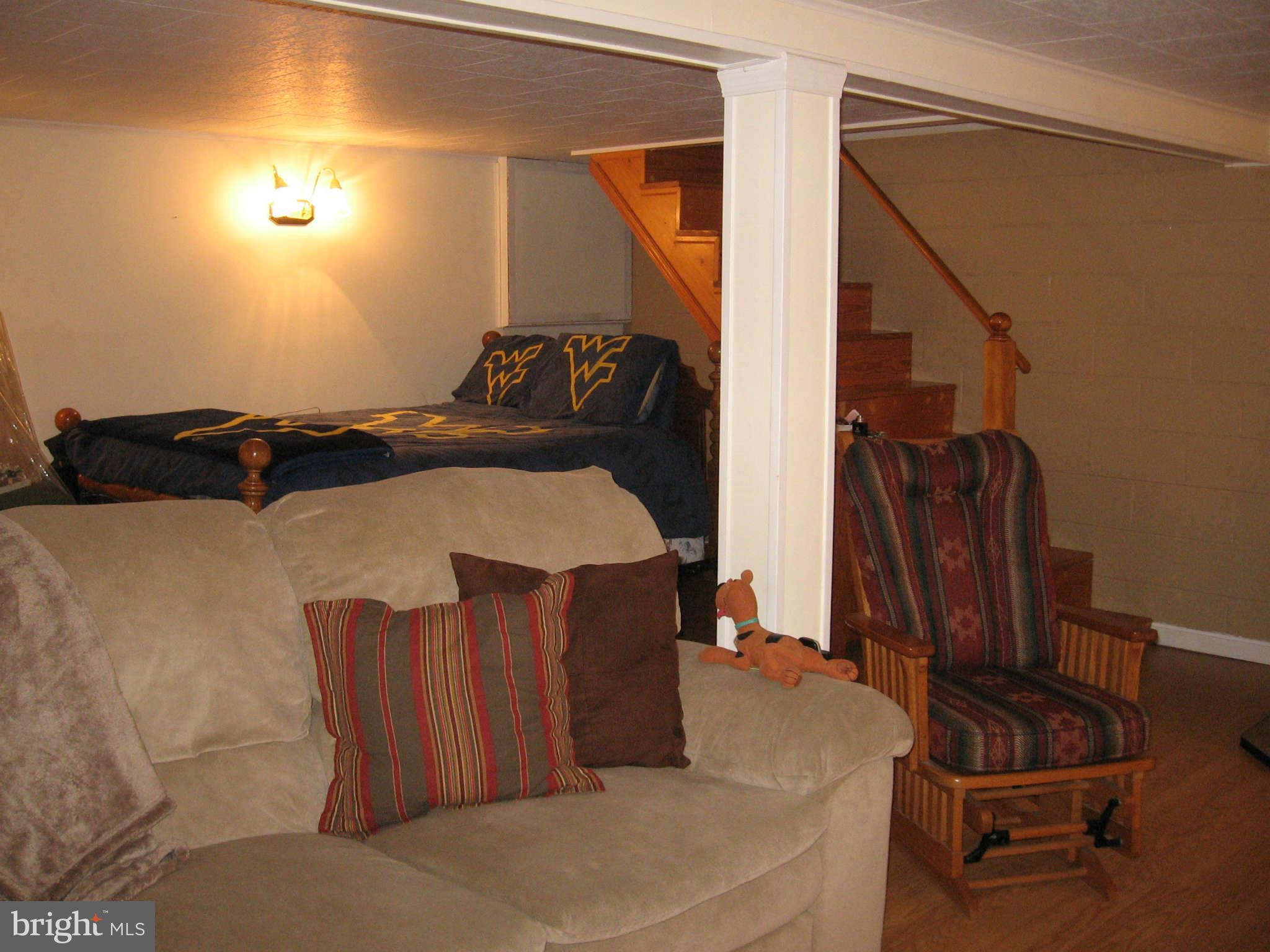 1860 Highland Ridge Road Berkeley Springs, WV 25411 - Photo 27 of 30 Family Room
