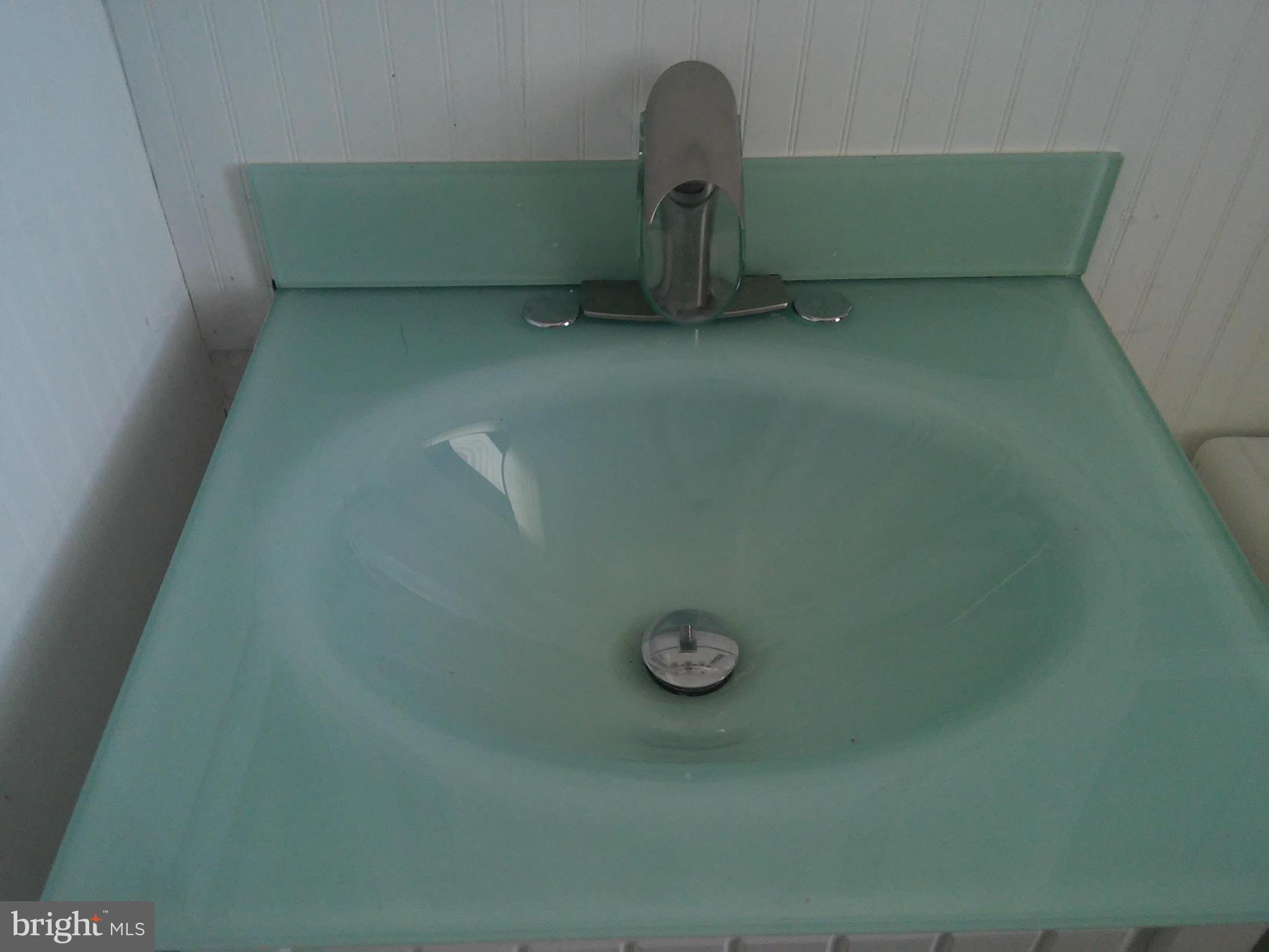 4700 Vancouver Road Baltimore, MD 21229 - Photo 21 of 28 Bath