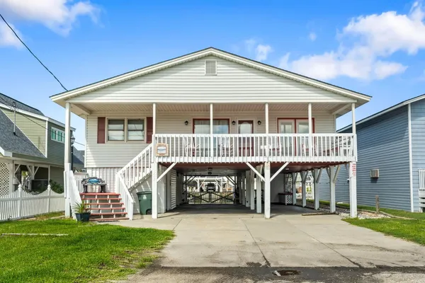 $689,000 | 327 55th Avenue North, North Myrtle Beach, SC 29582
