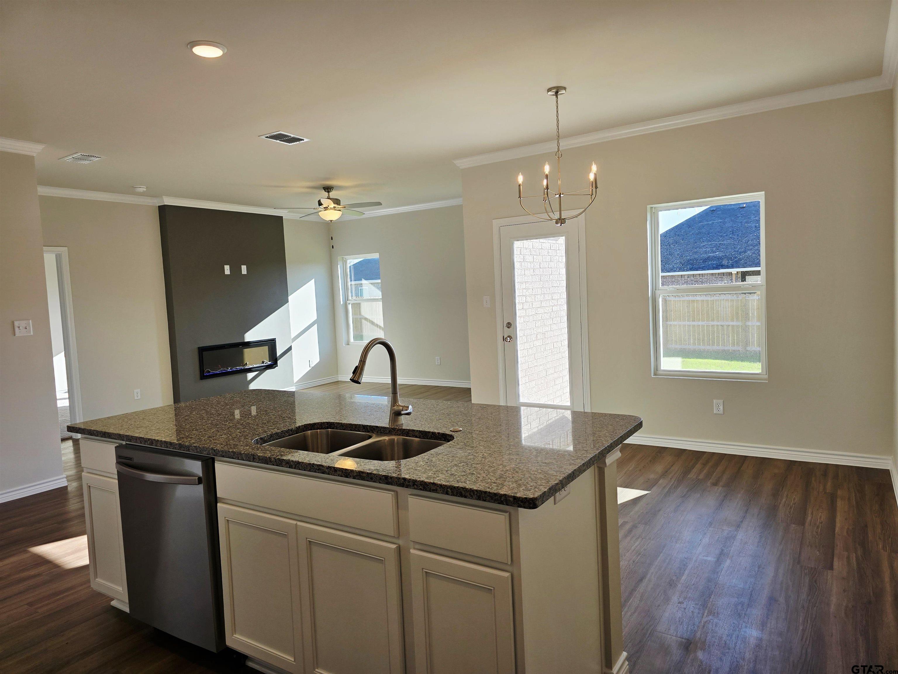 320 Erica Way Lindale, TX 75771 - Photo 4 of 17