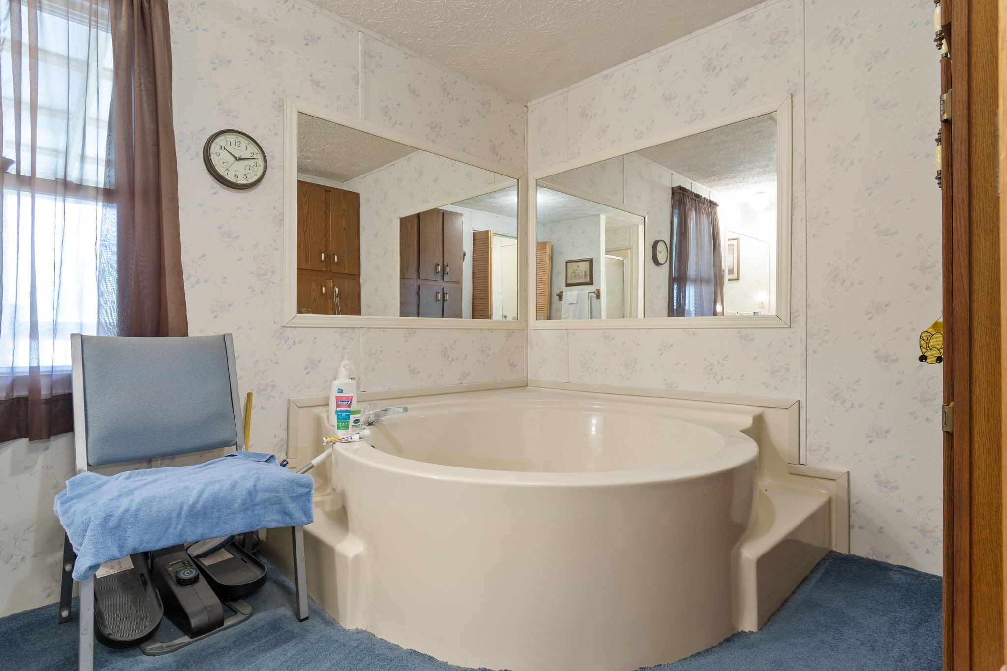 1300 New She Boss Road Duck River, TN 38454 - Photo 6 of 56 a white bath tub sitting next to a white tub