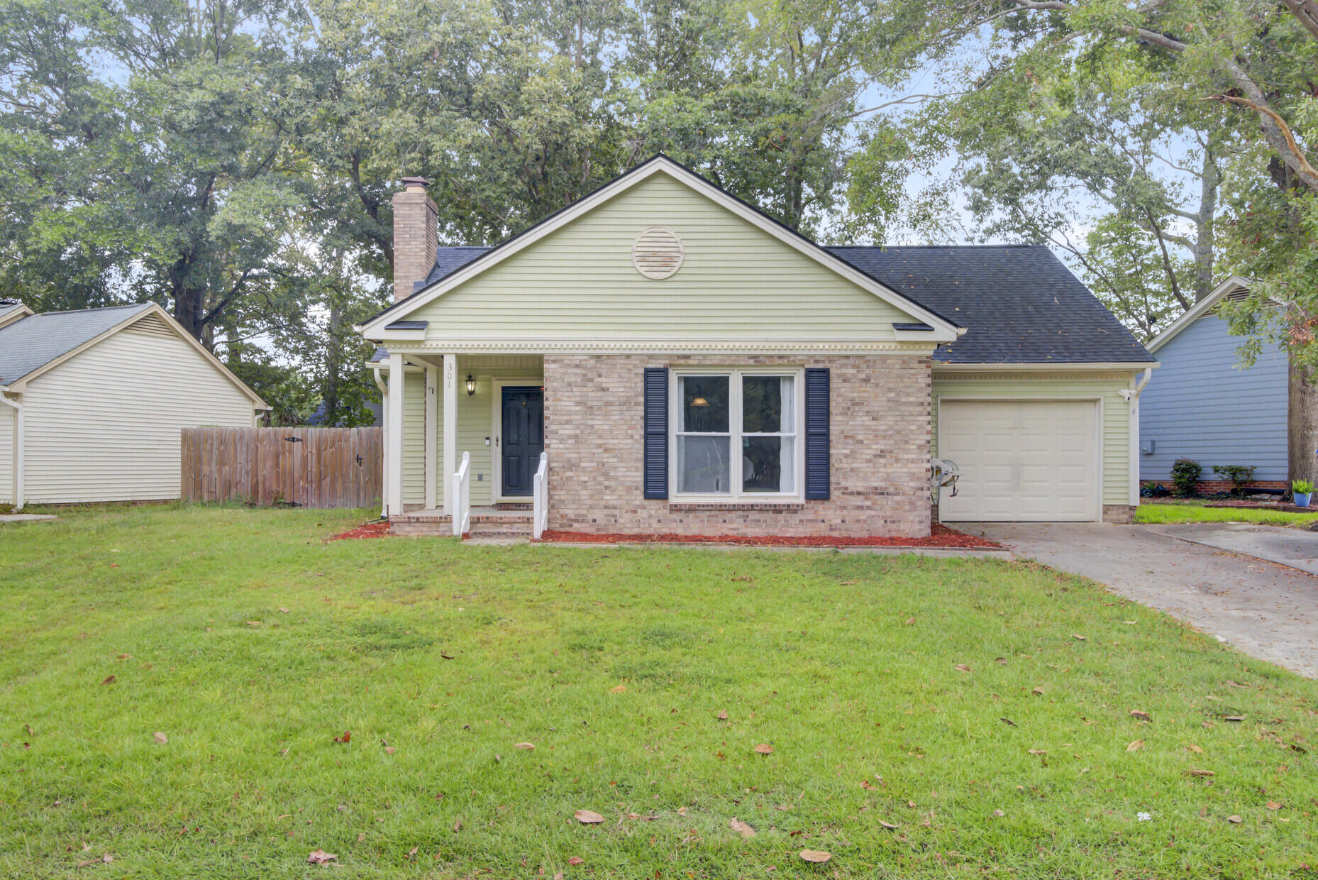301 Hamlet Road Summerville, SC 29485 - Photo 1 of 34 01_1_mls