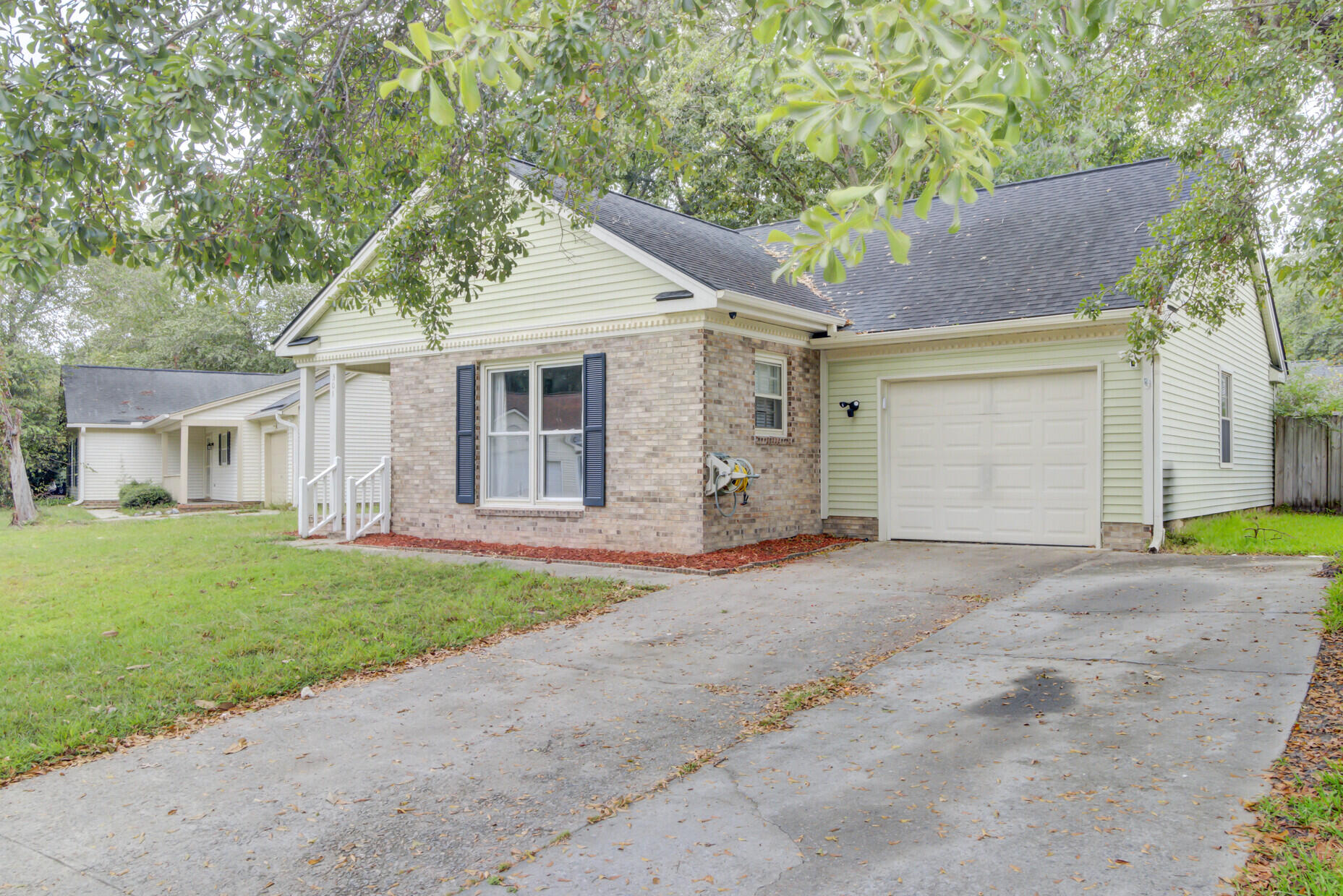 301 Hamlet Road Summerville, SC 29485 - Photo 3 of 34 03_3_mls