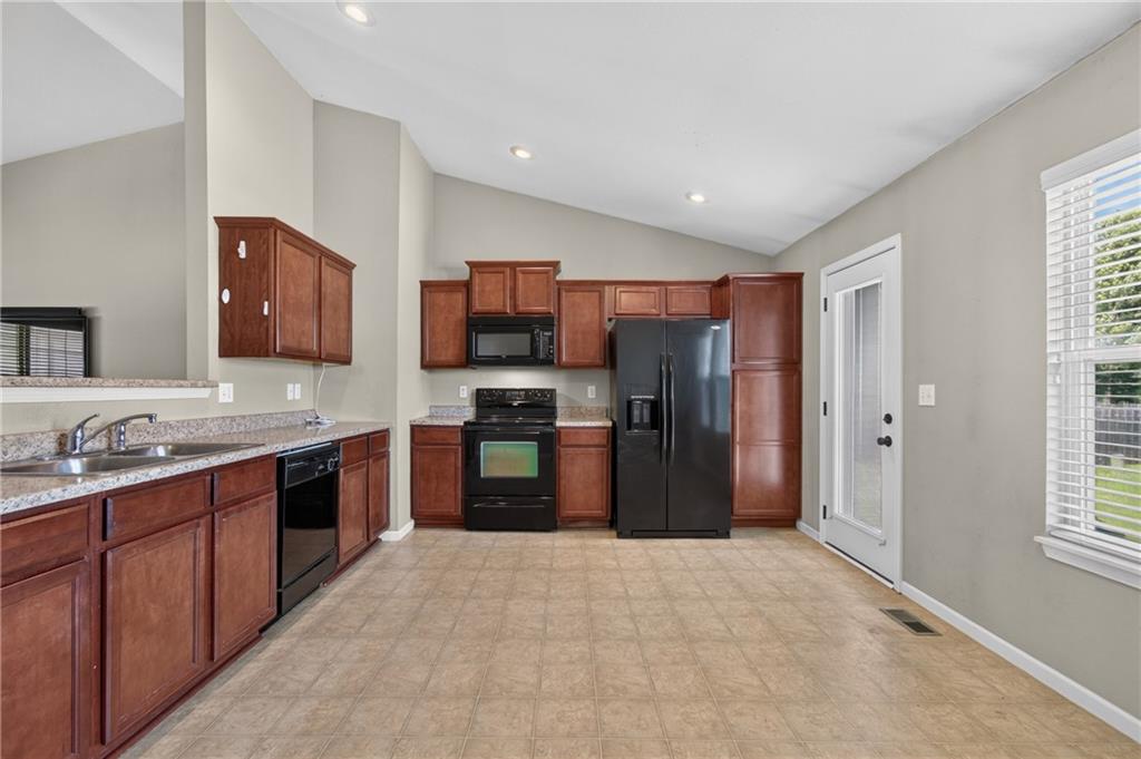 1200 Southwest Cornwall Road Raymore, MO 64083 - Photo 9 of 26