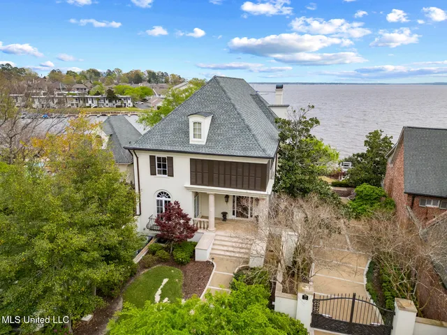 $1,495,000 | 133 Overlook Pointe Drive, Ridgeland, MS 39157