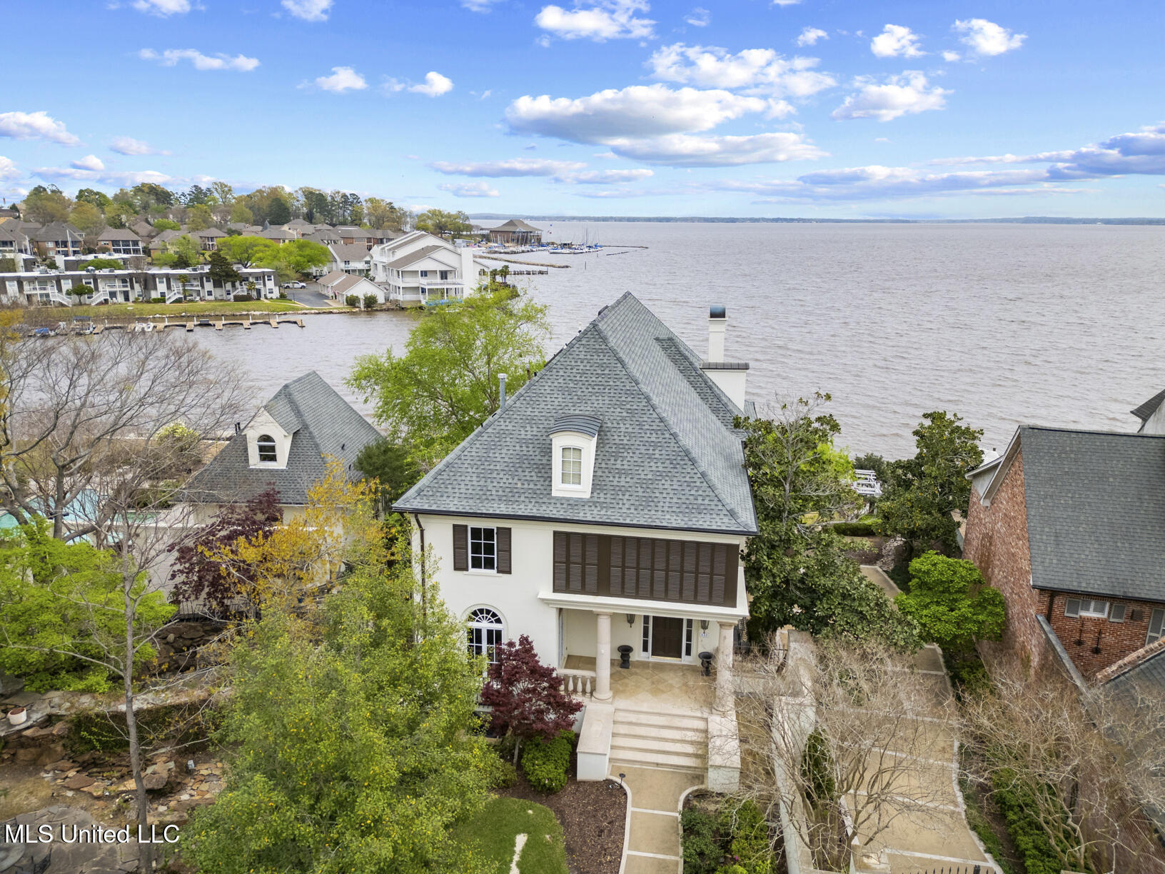 133 Overlook Pointe Drive Ridgeland, MS 39157 - Photo 3 of 70 133 Overlook Drone-3