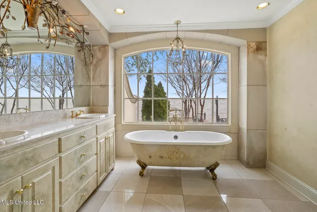 $1,495,000 | 133 Overlook Pointe Drive, Ridgeland, MS 39157