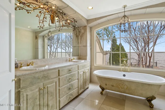 $1,495,000 | 133 Overlook Pointe Drive, Ridgeland, MS 39157