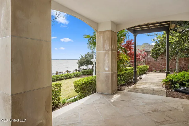 $1,495,000 | 133 Overlook Pointe Drive, Ridgeland, MS 39157