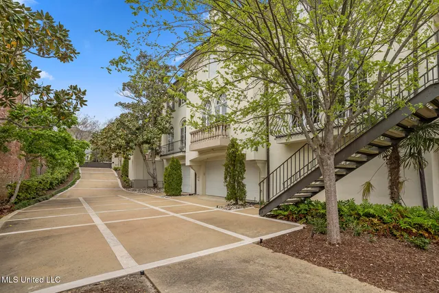 $1,495,000 | 133 Overlook Pointe Drive, Ridgeland, MS 39157