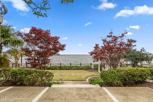 $1,495,000 | 133 Overlook Pointe Drive, Ridgeland, MS 39157